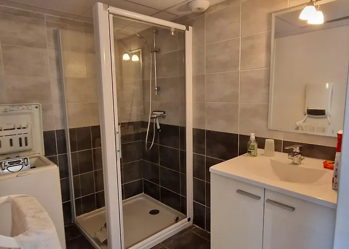 Banyuls-sur-mer: Pour 6 Avec Terrasse Et Parking - Fr-1-309-516